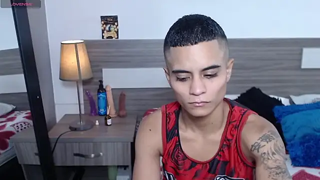 Snapshot of Liiamthompson chatting on November 20, 7:13 pm Liiamthompson online show from November 20, 7:13 pm