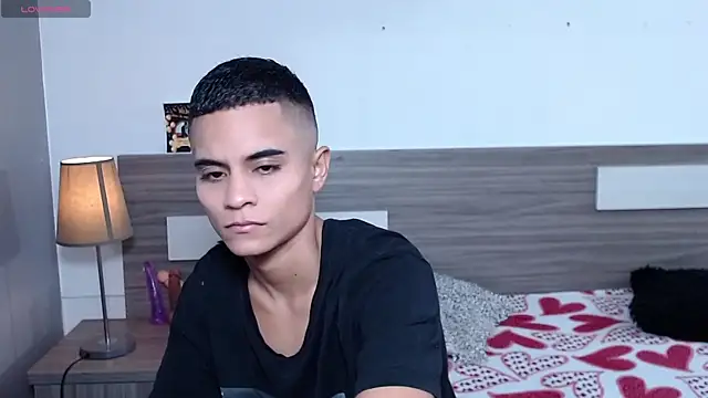 Snapshot of Liiamthompson chatting on November 22, 9:19 am Liiamthompson online show from November 22, 9:19 am