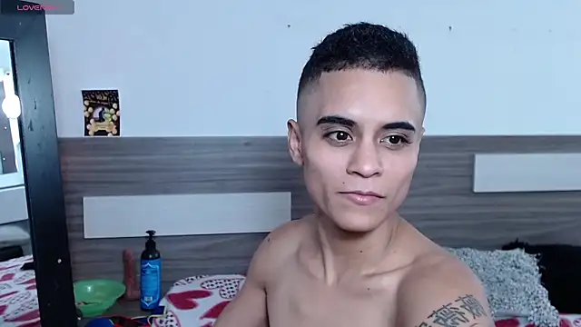 Snapshot of Liiamthompson chatting on November 22, 9:25 pm Liiamthompson online show from November 22, 9:25 pm