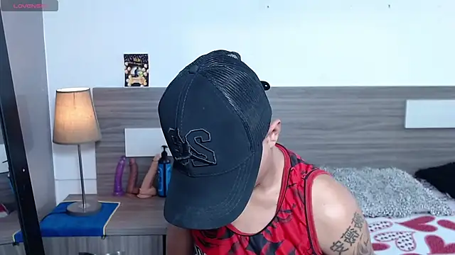 Snapshot of Liiamthompson chatting on November 26, 9:10 am Liiamthompson online show from November 26, 9:10 am