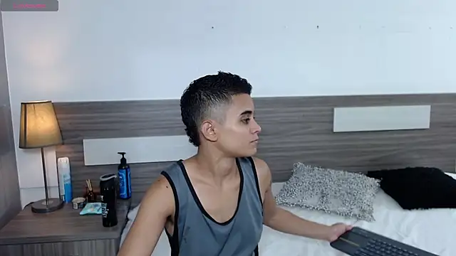 Snapshot of Liiamthompson chatting on November 30, 10:25 pm Liiamthompson online show from November 30, 10:25 pm