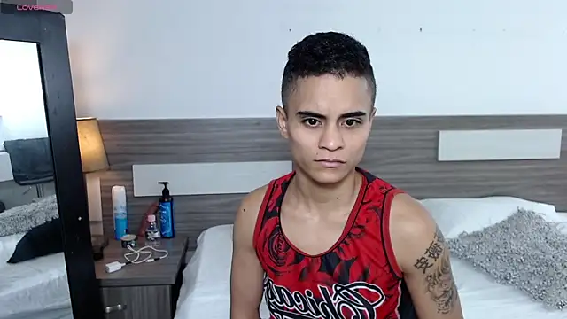 Snapshot of Liiamthompson chatting on December 1, 10:31 am Liiamthompson online show from December 1, 10:31 am