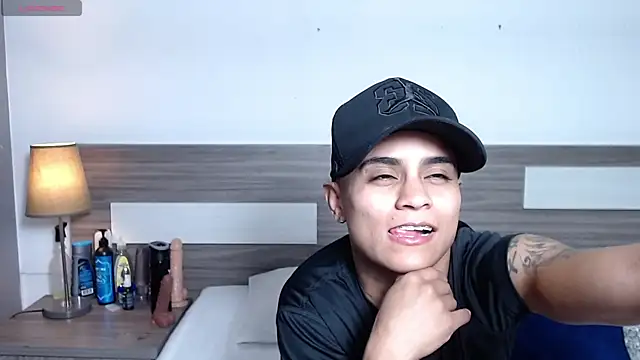 Snapshot of Liiamthompson chatting on January 9, 10:55 pm Liiamthompson online show from January 9, 10:55 pm