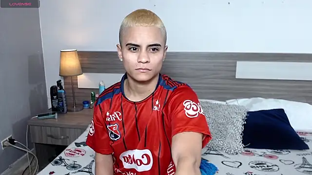 Snapshot of Liiamthompson chatting on January 14, 9:15 am Liiamthompson online show from January 14, 9:15 am