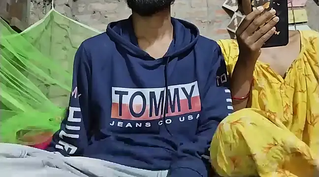 Snapshot of Multiple121 chatting on March 6, 9:03 am Multiple121 online show from March 6, 9:03 am