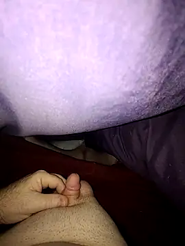 Snapshot of stubbydick3 chatting on February 13, 10:12 am stubbydick3 online show from February 13, 10:12 am