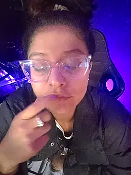 mac-sara online show from March 6, 8:16 pm