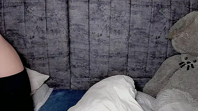 Dylan Milk online show from September 28, 8:58 pm