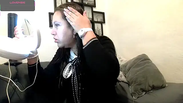 MirandaLatinaLovely online show from March 7, 4:48 pm