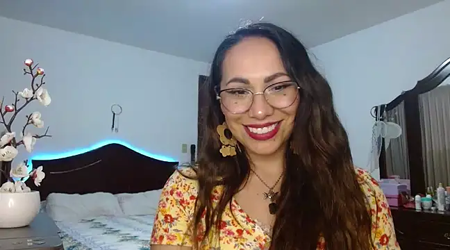 AloLovely  online show from February 18, 1:54 am