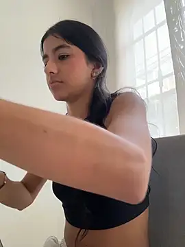 Snapshot of eva_roseee chatting on April 16, 9:39 pm eva roseee online show from April 16, 9:39 pm