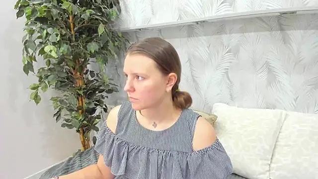 Snapshot of Jenny_Jimmy chatting on June 16, 9:23 am Jenny Jimmy online show from June 16, 9:23 am