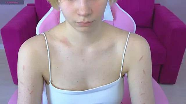 Snapshot of BettyCarter07 chatting on February 19, 11:49 am BettyCarter07 online show from February 19, 11:49 am