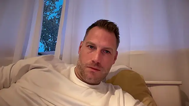 Snapshot of Christian87xxx chatting on October 4, 4:49 pm Christian87xxx online show from October 4, 4:49 pm