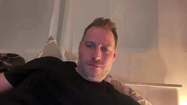 Snapshot of Christian87xxx chatting on November 13, 5:01 pm Christian87xxx online show from November 13, 5:01 pm