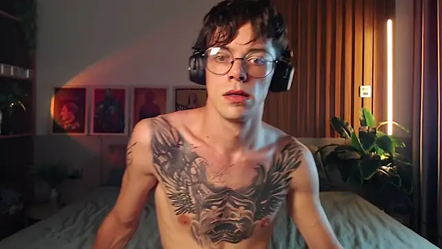 William Henry  online show from April 10, 2:55 pm