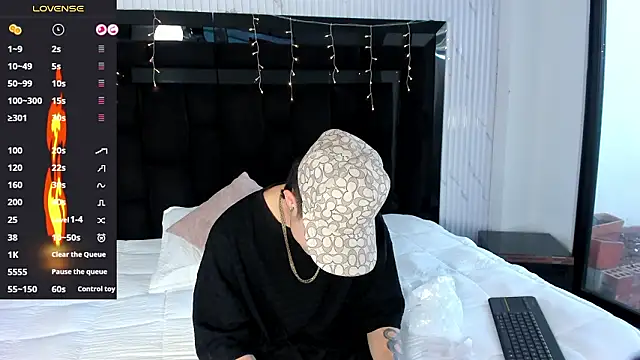 marcuscollins1  online show from February 28, 1:56 pm