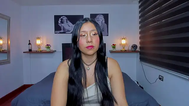 Nohemi louse online show from February 5, 7:42 pm
