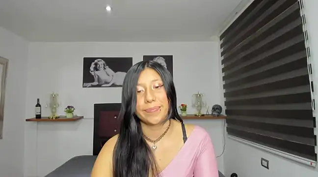 Nohemi louse online show from February 8, 7:38 pm