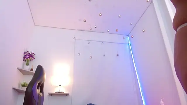 Snapshot of Roxy_Stonee chatting on March 8, 1:28 am Roxy Stonee online show from March 8, 1:28 am