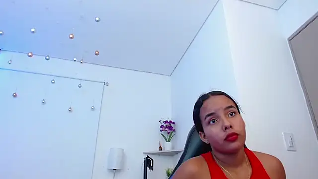 Snapshot of Roxy_Stonee chatting on March 18, 8:04 pm Roxy Stonee online show from March 18, 8:04 pm