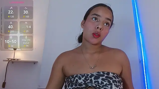 Snapshot of Roxy_Stonee chatting on September 18, 7:27 pm Roxy Stonee online show from September 18, 7:27 pm