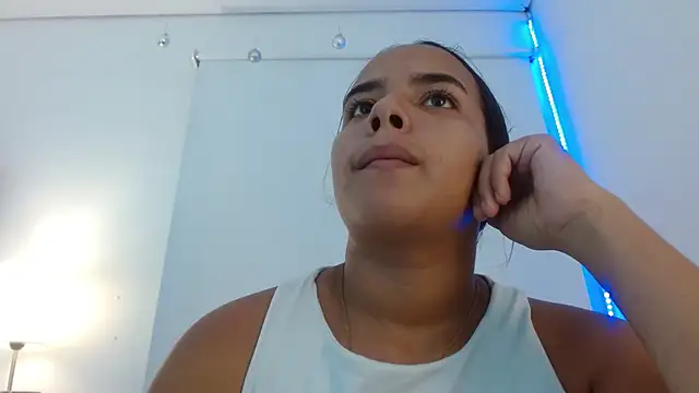 Snapshot of Roxy_Stonee chatting on September 30, 7:19 pm Roxy Stonee online show from September 30, 7:19 pm