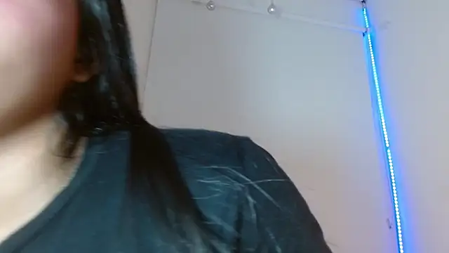 Snapshot of Roxy_Stonee chatting on October 17, 7:27 pm Roxy Stonee online show from October 17, 7:27 pm