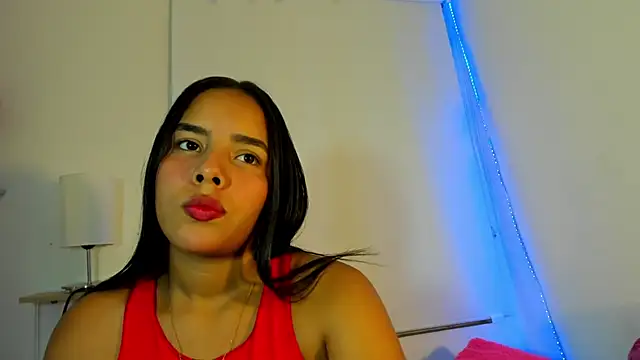 Snapshot of Roxy_Stonee chatting on December 2, 7:31 pm Roxy Stonee online show from December 2, 7:31 pm