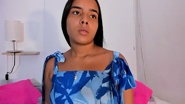 Snapshot of Roxy_Stonee chatting on January 7, 7:27 pm Roxy Stonee online show from January 7, 7:27 pm