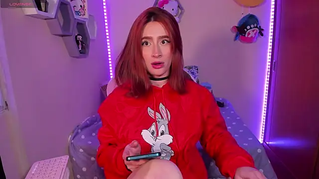 Snapshot of chloe_rockss_ chatting on March 7, 10:32 pm chloe rockss online show from March 7, 10:32 pm