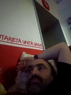 Snapshot of fuocovivo4 chatting on February 16, 10:32 pm fuocovivo4 online show from February 16, 10:32 pm