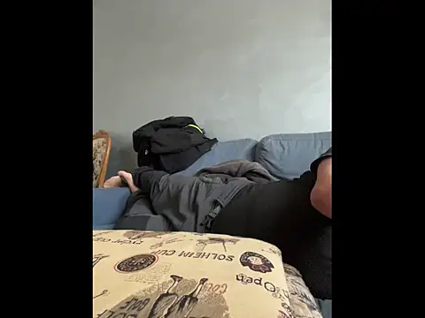 Snapshot of fuocovivo4 chatting on January 6, 2:21 pm fuocovivo4 online show from January 6, 2:21 pm