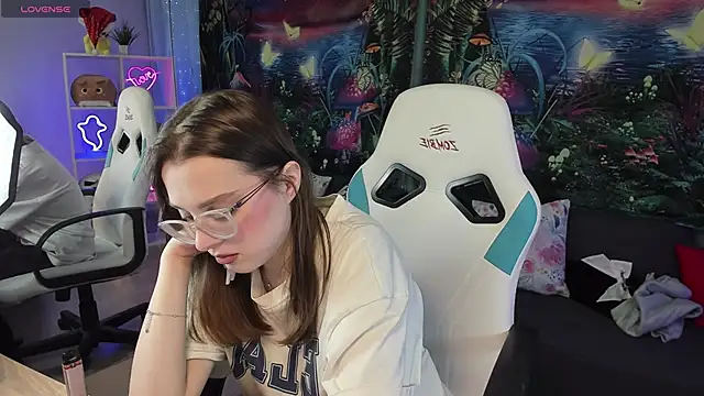 kaisajenner online show from February 2, 8:08 pm