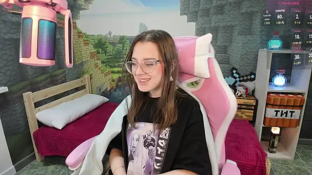 kaisajenner online show from February 5, 10:44 pm