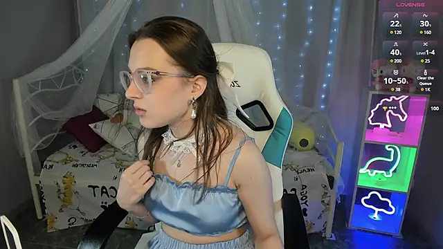 kaisajenner online show from February 7, 12:39 pm