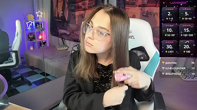 kaisajenner online show from March 5, 1:31 am