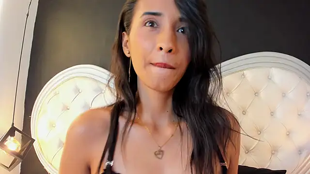 Keyla  Jones online show from March 18, 1:21 am