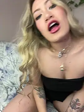 Lally Valencia   online show from February 22, 1:22 am