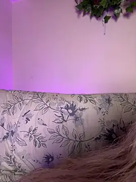 Lally Valencia   online show from March 21, 5:43 am