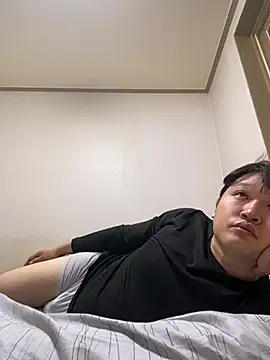 offwhite777 online show from February 8, 1:33 pm