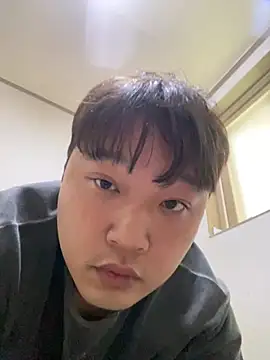 offwhite777 online show from February 21, 5:46 am