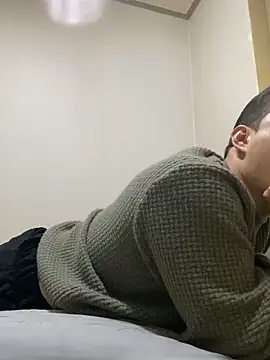 offwhite777 online show from February 23, 7:00 am