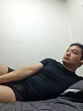 offwhite777 online show from December 1, 3:06 pm