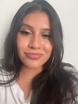 Snapshot of Arianna_Fioree chatting on July 16, 10:05 pm Arianna Fioree online show from July 16, 10:05 pm