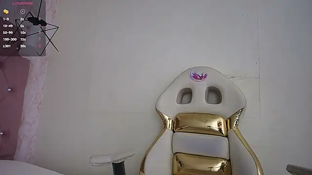 Raichell  online show from December 5, 3:15 am