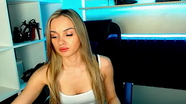 EvaBalmer online show from March 4, 9:43 pm