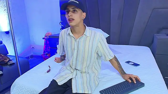 JhoanLeandro online show from February 13, 3:50 am