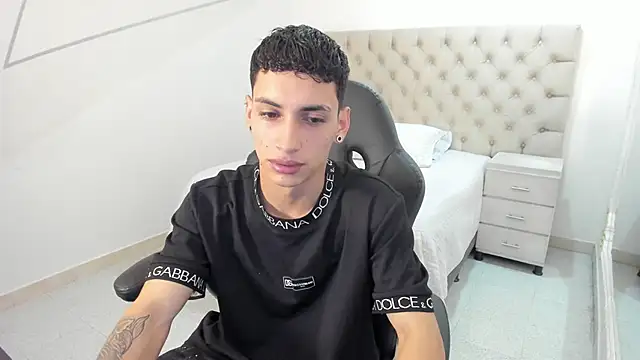 JhoanLeandro online show from September 21, 5:42 am