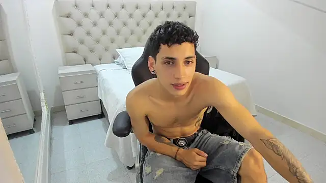 JhoanLeandro online show from November 2, 5:21 am